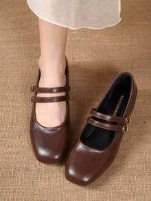 Bombas de tacón grueso clásicas para oficina/trabajo con punta cuadrada, correa única y hebilla, en marrón/negro, de estilo minimalista elegante para primavera/verano - Marrón - Ver 3