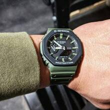 Casio 卡西欧 G-SHOCK GA-2100SU-3ADR 军绿色八角形手表，200米防水防震多功能数字腕表 - 均碼 - 查看 4