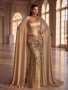 Un vestido de noche de lujo para fiesta y boda con cola de sirena, cuello alto de tul bordado con lentejuelas, cordones y encaje - Camel - Ver 1