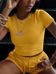Conjunto de camiseta de manga corta y pantalones cortos de unicolor para mujer con estilo - Amarillo - Ver 3