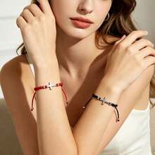 Pulsera delicada con cruz para mujeres y hombres, hecha a mano con cordón trenzado rojo y negro, con dije de acero inoxidable ajustable, joyería minimalista religiosa de fe, accesorio de uso diario - Pulsera tejida - Ver 5