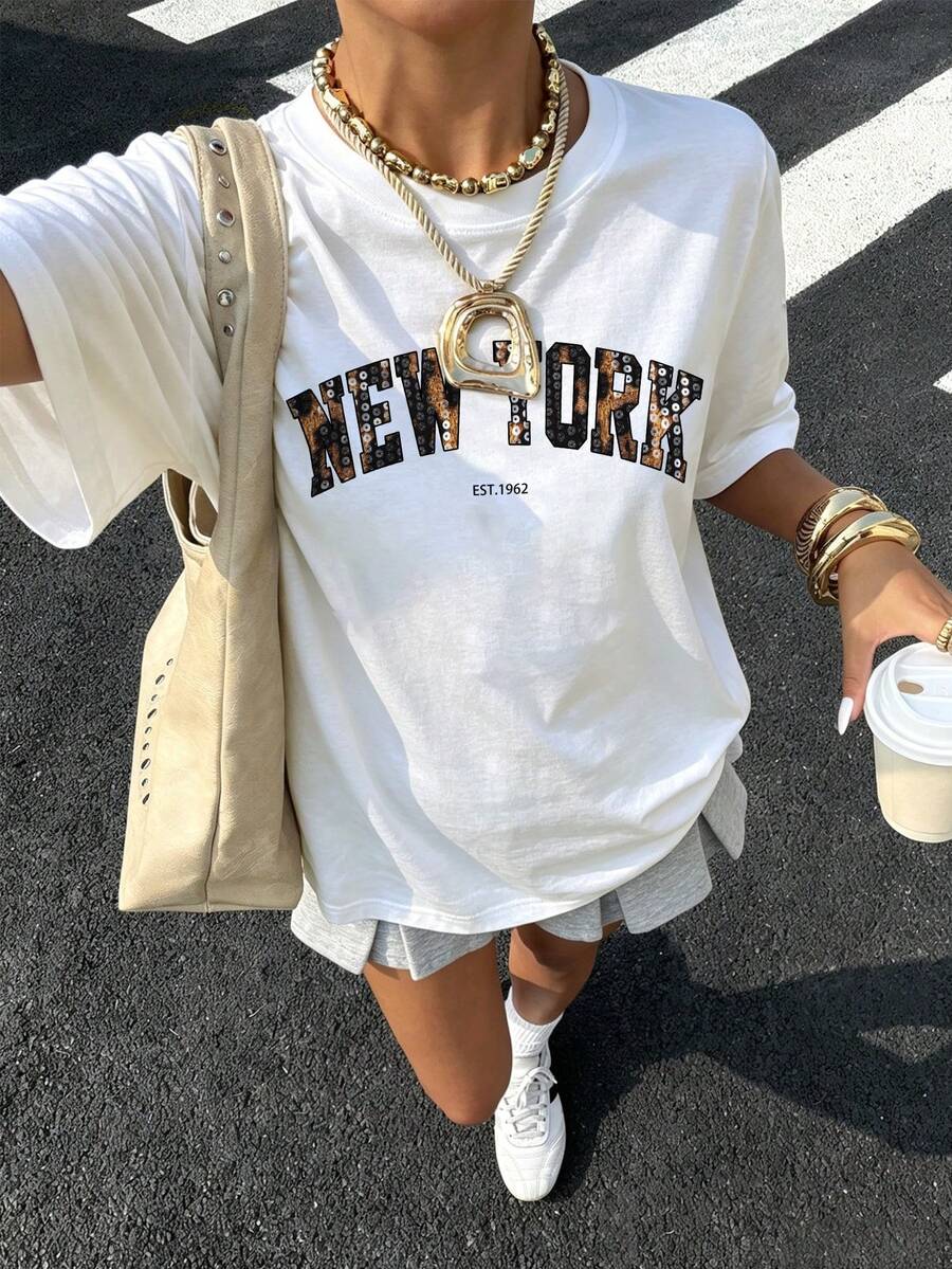 女士针织圆领短袖T恤，饰有亮片“NEW YORK”字母印花，常规长度休闲款 - 白色 - 查看 1