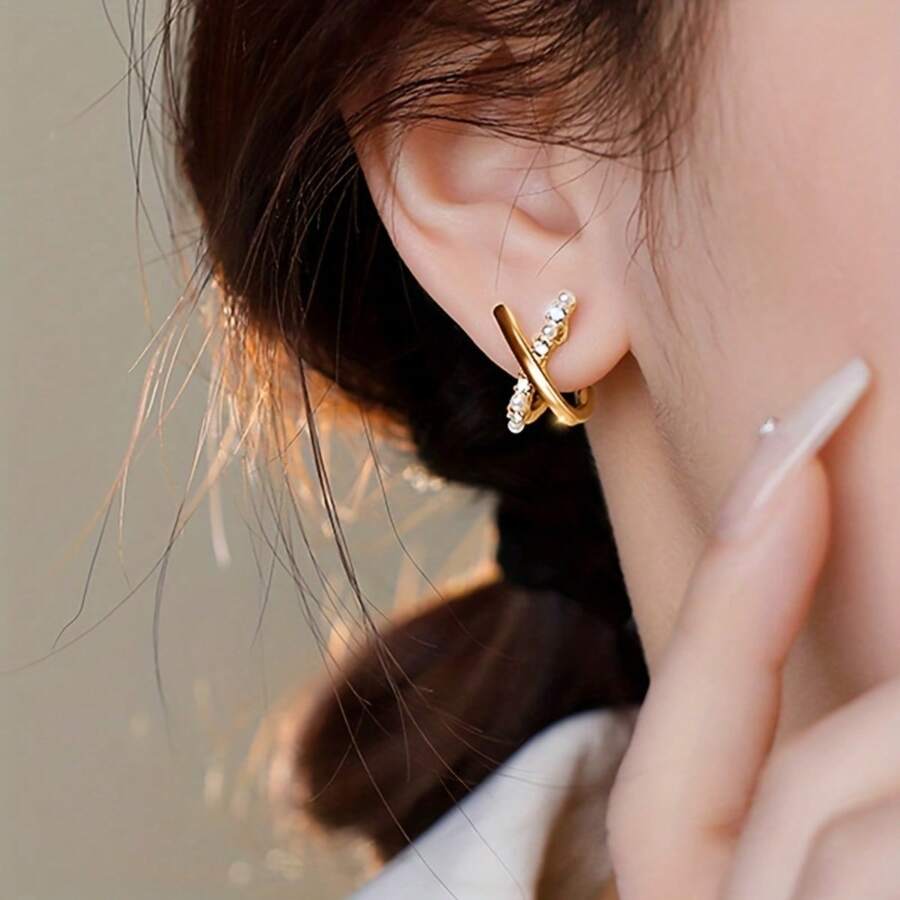 Exquisite And Compact Cross Earrings With Versatile Personality, Lightweight Design Suitable For Sensitive Earlobes, Gold Toned Minimalist Women's Jewelry