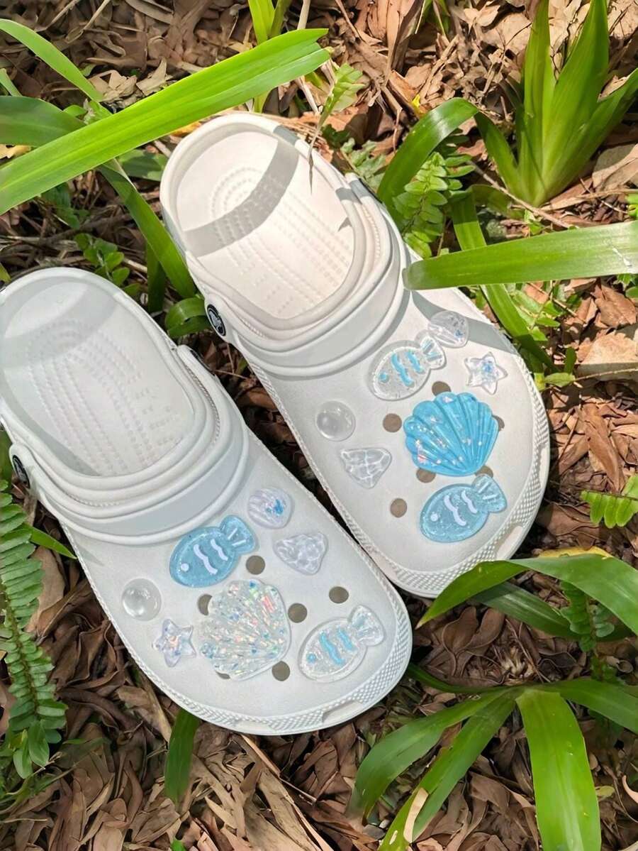 1 Bộ trang trí giày dép mùa hè dành cho nữ: Ngôi sao, vỏ sò, sò biển, cá xanh tự làm, khóa giày hình hoa, bùa hình sứa, phụ kiện giày dép thời trang và thanh lịch phù hợp cho đi biển, dép xăng đan, dép bong bóng, quà tặng Ngày của Mẹ, Ramadan, lễ hội. - Khóa giày hình cá biển sâu (không bao gồm giày) - Xem 1