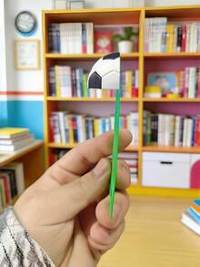 2組 - 足球場書籤 - 白色與綠色獨特3D書籤、閱讀架 - 創意卡通可愛文具、創意學生閱讀架書籤、磁性足球主題書籤裝飾、文具用品、學校用品 - A - 查看 7