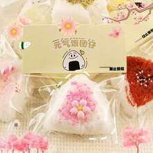 畅销芝麻三角饭团慢回弹软硅胶玩具，缓解压力，逼真饭团造型 - 彩色 - 查看 4