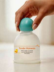 Envase esmerilado, tapa color aqua, diseño sencillo, ilustración infantil. Este perfume resulta perfecto para el uso diario en la infancia, salidas cortas, momentos de relajación en casa o después del baño. - Unitalla - Ver 3