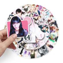 50张Aespa贴纸，K-POP女团手机壳贴纸，防水贴纸，办公用品，Aespa学习用品，X，DIY贴纸，装饰贴纸，Karina卡通贴纸，动漫主题贴纸，适用于手机、行李箱、笔记本电脑、水瓶和吉他 - 彩色 - 查看 7