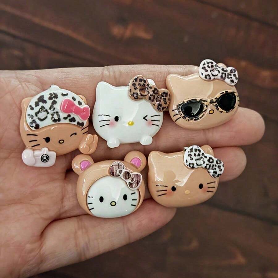 SANRIO Hello Kitty豹纹吊坠，带蝴蝶结树脂配件，DIY串珠工艺材料，珠宝和手机壳制作用品 - Charms - 查看 1