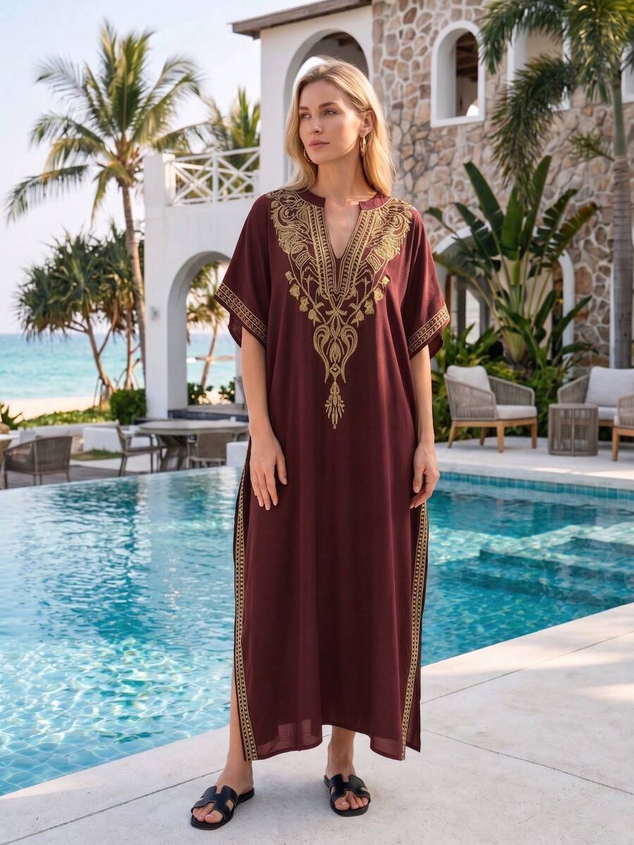 Đầm Kaftan màu đỏ rượu vang dành cho nữ cỡ lớn, cổ chữ V, thêu vàng, tay ngắn, dáng rộng, thoải mái, thích hợp mặc đi biển nghỉ mát.
