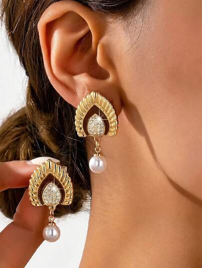 1 Pair Vintage Luxury Dark Coffee Enamel Rhinestone Fan-Shaped Pearl Pendant Earrings, Versatile Accessory For Women To Wear To Vacation, Party, Wedding, Daily, Dating, Banquet, Work, Elegant French Jewelry