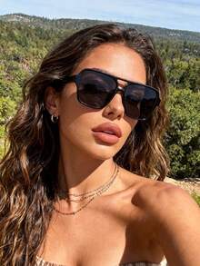 1pc Women's Plastic Square Frame Fashion Glasses, Large Frame Casual Eyewear Suitable For Beach Vacation And Daily Wear - Multicolor - View 2