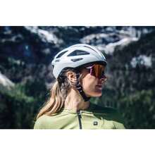 ABUS Rennradhelm Macator - sportiver Fahrradhelm für Einsteiger - auch für Zopfträger/-innen - für Damen und Herren - Rosa brillante rosa - Ver 7