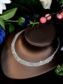Bộ trang sức vòng cổ hình chữ nhật hai tông màu đính đá Cubic Zirconia, sang trọng gồm vòng cổ, bông tai, nhẫn và vòng tay, thích hợp cho tiệc cưới, tiệc chiêu đãi trang trọng và các sự kiện thảm đỏ. - Nhiều màu - Xem 6