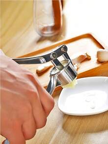1pc Multi-Function Garlic Press, Zinc Alloy Garlic Crusher, Metal Garlic Mincer, Washable Garlic Chopper, Kitchen Garlic Ginger Squeezer (Random Color) - Multicolor - View 8