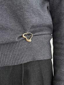 1 st minimalistisk asymmetrisk ihålig guldfärgad brosch, abstrakt designad damnål, lämplig för tröjor, jackor, halsdukar och annat vardagsbruk - Guld - Visa 3