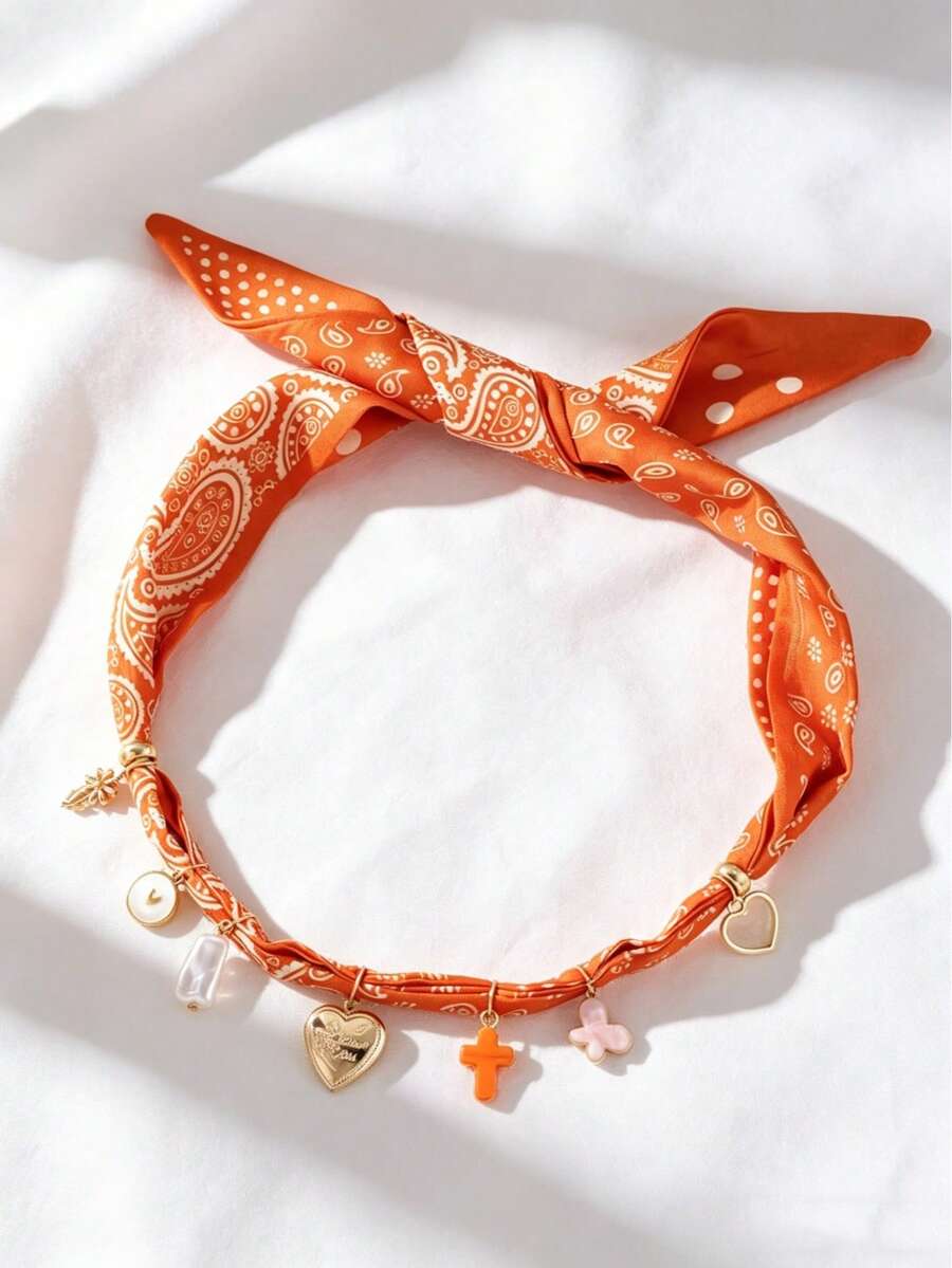 1件欧美复古优雅气质金属心形蝴蝶花朵吊坠布艺项链，女士日常度假派对配饰 - 彩色 - 查看 1