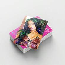 60张KATSEYE全息心形照片卡，适用于节日、生日、复活节、万圣节、圣诞节、派对等场合，包含KATSEYE应援棒，是理想的照片卡礼品。 - 卡片 - 查看 9