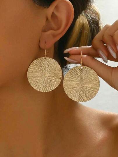 1 Pair Women's Fashion Earrings, Modern Minimalist Design, Geometric Circle Pendant, Suitable For Daily Commute, Casual Urban Or Semi-Formal Occasions