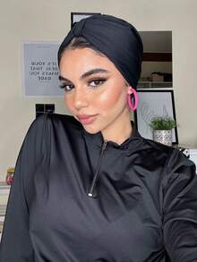 1 Peça Chapéu Turbante Clássico de Cor Sólida para Mulheres, Alta Elasticidade, Design Plissado, Respirável, Lenço de Cabeça Plissado Multicamadas, Combina Perfeitamente com Hijab, Tecido Macio e Amigável à Pele de Modal Tricotado, Adequado para Uso Diário para Vestido, Praia, Férias, Essencial para Viagens - Carbono negro - Visão 30