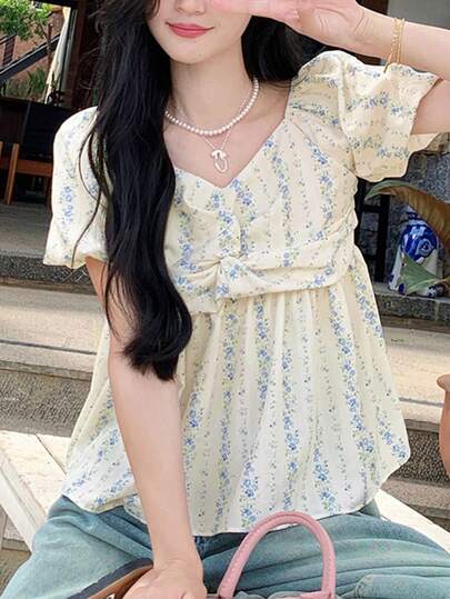 เสื้อเบลาส์ลายดอกไม้ Ditsy แขนพัฟละเอียดอ่อน, ดีไซน์ไม่ซ้ำใคร, สไตล์หวานสำหรับผู้หญิงฤดูร้อน