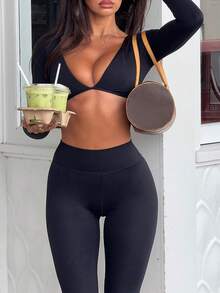 Conjunto de dos piezas de top corto con escote en V de manga larga y hombros descubiertos y leggings de cintura alta con ajuste ceñido, de estiramiento medio, para uso casual en primavera, color negro - Negro - Ver 5