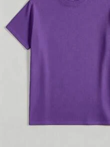 Camiseta de manga corta con estampado de estilo portugués que presenta diseños de monumentos de Lisboa, estilo de arte de azulejos, silueta de tranvía y un creativo patrón de caballa enlatad - Morado - Ver 6