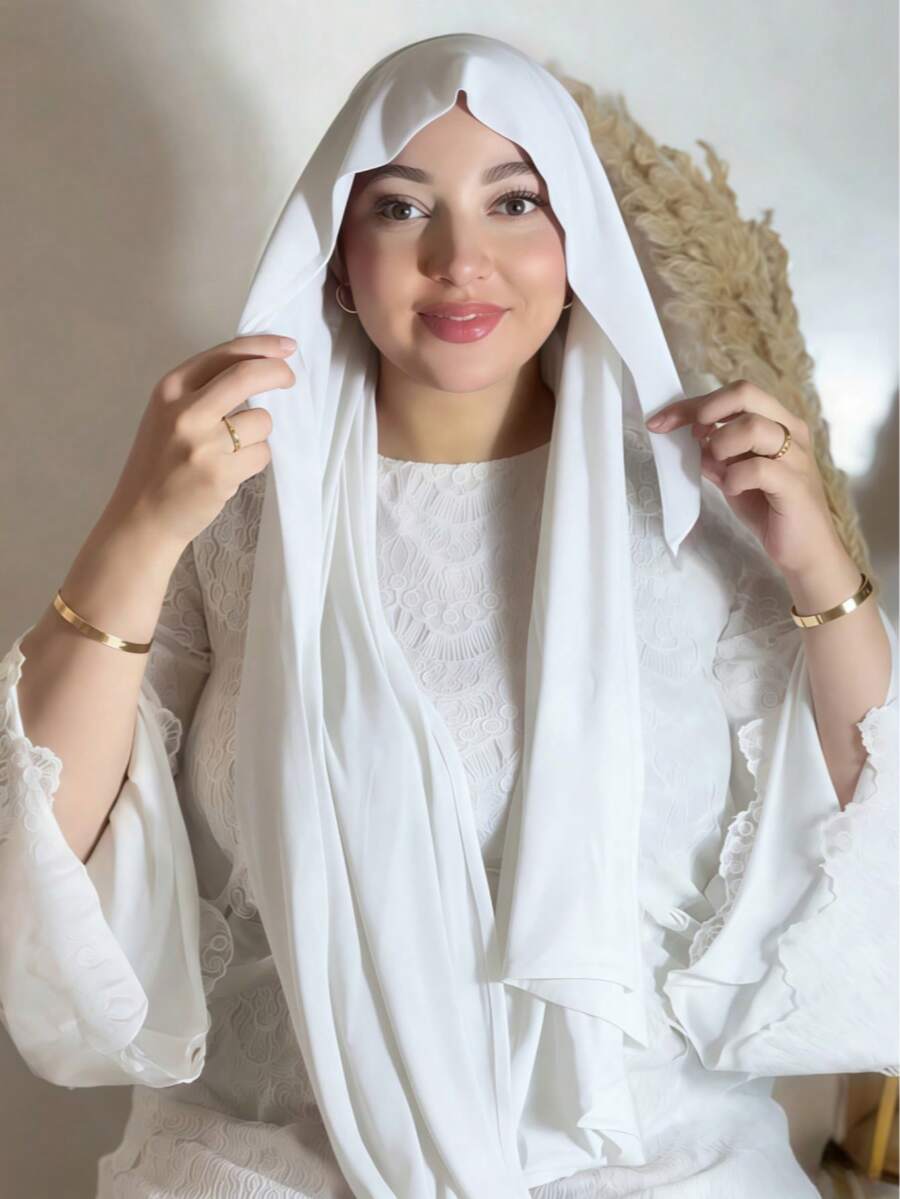 1条女士速戴头巾，100%纯棉系带围巾，经典纯色披肩式围巾，柔软舒适的丝滑莫代尔面料，适合日常佩戴、搭配长袍以及节日场合。