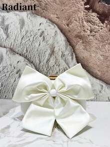 Questa borsa da sera elegante e sofisticata con grande fiocco e decorazioni in perle è molto adatta per partecipare a matrimoni, feste, appuntamenti e altre occasioni formali. Rappresenta anche un ottimo regalo per le signore. - Bianco - Visualizzare 5