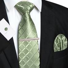 Bộ phụ kiện gồm cà vạt, khăn cài túi, khuy măng sét, kẹp cà vạt và ghim cài ve áo bằng polyester kẻ caro xanh nhạt 8CM (3.15inch) dành cho nam, thích hợp cho đám cưới, lễ tốt nghiệp, hẹn hò, công việc kinh doanh và các dịp khác. Là món quà lý tưởng cho sinh nhật hoặc Ngày của Cha. - màu xanh nhạt - Xem 13