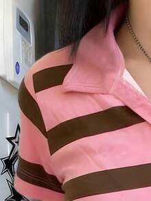 Camisa Polo de Manga Curta Listrada em Rosa e Marrom para Mulheres, Material de Poliéster, Caimento Regular, Casual, Férias de Verão - Rosa chiclete - Visão 4