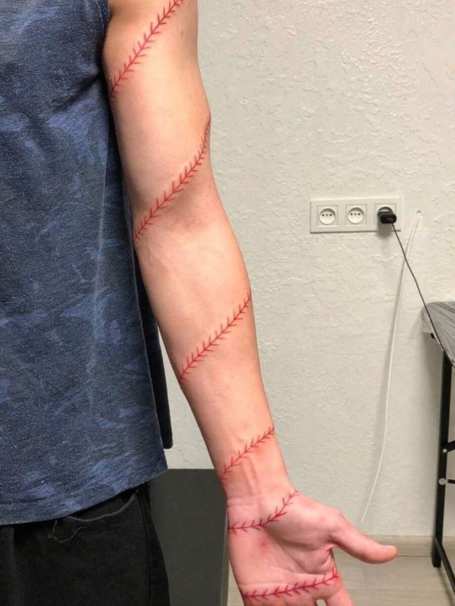 1片可水洗红色缝线假伤口纹身贴纸，手臂/手腕个性化创意防水贴纸，可持续2-3天 - 紅色 - 查看 1