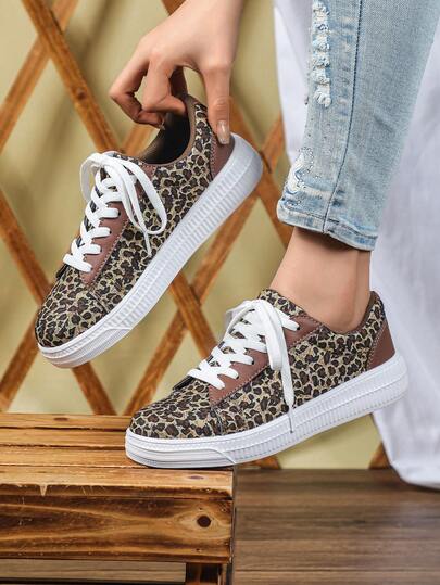 Women's Skate Shoes, With A Wild And Leopard Print, Color-Blocked Brown Leather Surface, Simple And Comfortable, Soft Sole For Comfort, Youthful Retro Fashion Women's Shoes, Round-Toe Lace-Up Style, Suitable For Daily Wear, Commuting, Travel, And Campus Activities