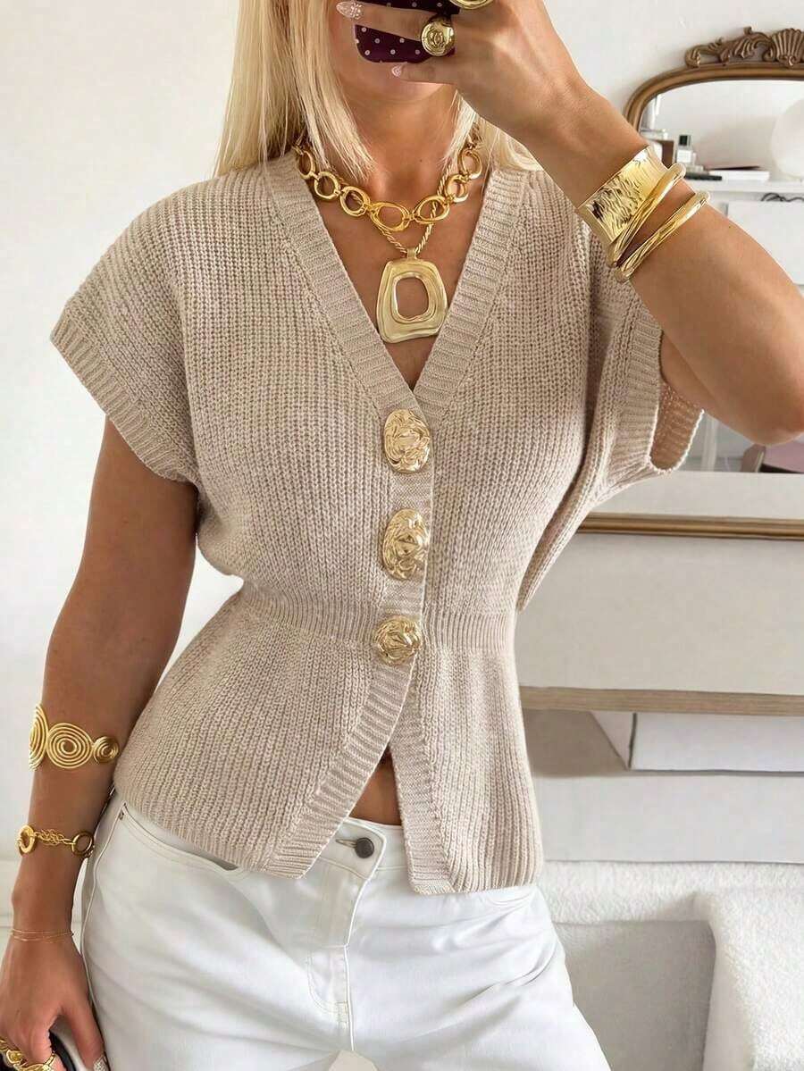 SEREN Spring And Summer New V-Neck Light Apricot Women's Knitted Top, Casual, Vacation, Elegant, Fashionable, Simple, Three-Dimensional Metal Buttons, Knitted Fabric, Waist Cinching Version, Women's Knitted Top, Women's Top, Women's Knitted Shirt, Spring And Summer Women's Clothing, Commuting Office, Daily Street Going, Light And Mature Fashion, Dating, Workplace Commuting, Casual Wear, Short Sleeved Top, Short Sleeved Knitted Shirt,,Summer Tops,Summer Holiday Outfits,Summer Clothes,Summer Outfit For Women,Holiday Outfits,Casual Outfit For Women - 杏色 - 查看 1