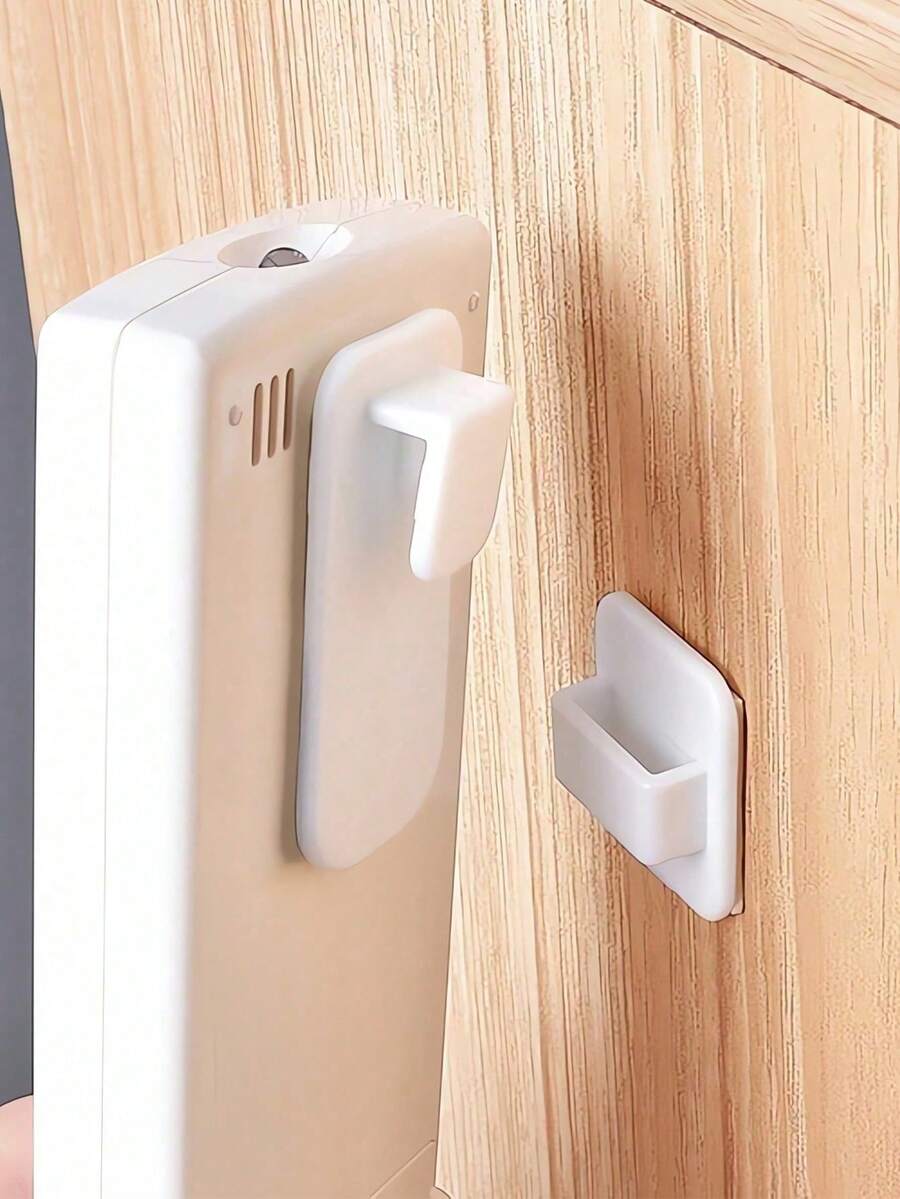 插座固定裝置、壁掛式插頭支架、自黏式電源線管理桌面插座掛鉤支架、自黏式電源線管理支架適用於臥室、客廳和廚房；多功能自黏式掛鉤、遙控器支架