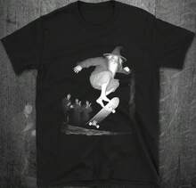 Men's Casual Graphic Print T-Shirt - 1993 Retro Wizard And Pipe Design - Vintage Photography Style - 100% Heavyweight Fabric, Loose Fit Crew Neck - Suitable For Everyday Casual Wear, Street Style, And Party Wear - Machine Washable, Suitable For All Seasons, Comfortable Clothing, Fun Graphic Tee, A Great Gift For Your Boyfriend. Men's Clothing Tops, Unisex Street Style Tee Shirts, Men's Vacation Wear, Men's Shirts. - 黑色4 - 查看 1