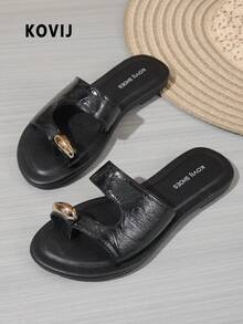 Women's Summer New Metal Pink Toe Ring Sandals, Fashionable Open Toe Flat Shoes With Stylish Decorative Buckle, Slip-On Design, High-Quality Cracked Pattern Leather Sandals, Suitable For Beach Vacation, Comfortable Non-Slip Soles, Fashionable U-Shaped Strap Flat Sandals With Ring Detail - Black - View 2