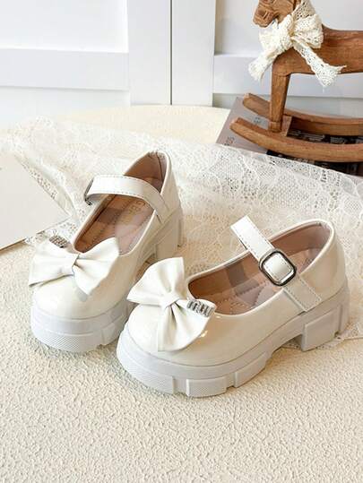 1 Pair Girls' White Patent Leather + Bow Letter Decor Thick Sole Round Toe Mary Jane Shoes, Metal Buckle Strap, Chunky Heel, Princess Shoes For Flower Girl, Wedding/Birthday Party, Daily Wear