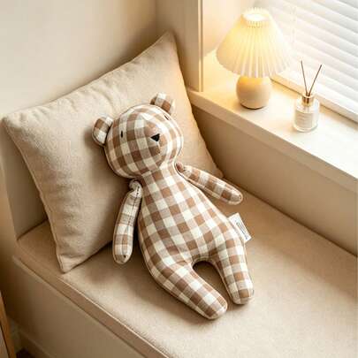 1个棕白格子泰迪熊毛绒玩具，纯棉材质，适合用作婚礼花束、儿童生日派对、家居装饰、女孩房装饰、感恩节和春夏创意礼物。