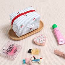 1 Peça Bolsa de Cosméticos Acolchoada Estilo INS com Decoração de Laço de Cereja, Grande Capacidade, Portátil, Organizador de Viagem Multifuncional para Viagem, Férias, Uso Diário, Vaidade, Escritório, Dormitório para Mulheres e Adolescentes, Presente Essencial para Viagem - Multicolorido - Visão 6