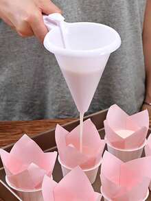 1pc/2pcs Kitchen Funnel, Handheld Cream Funnel, Measuring Funnel, Baking Batter Dispenser, Cream Dispenser, Suitable For Filling Bottles, Convenient For Transferring And Pouring Various Liquids - View 3