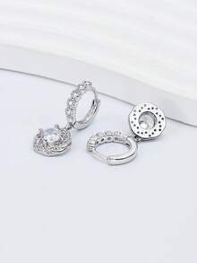 Bông tai bạc 925 không gây dị ứng, đính đá Cubic Zirconia hình hoa, thiết kế tối giản tinh tế, phù hợp để đeo hàng ngày, quà tặng sinh nhật. - Bạc - Xem 5