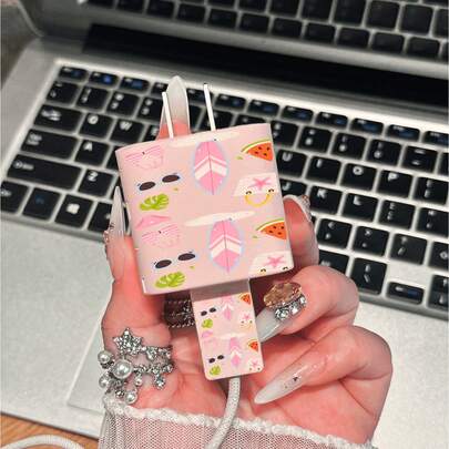 夏日度假比基尼时尚眼镜图案，简约苹果充电器保护套，兼容20W充电器，适用于 15、17 Pro Max、16 Pro Max，防弯折、防猫咬，也适用于13/14 Plus/17 Pro Max/14数据线保护套和充电器保护套。情人节礼物，时尚手机配件设计 - 塑料线缆保护套，充电线保护套。