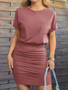 Vestido casual de color liso para mujer, con cuello redondo, mangas cortas y bolsillo en el pecho.Diseño tipo dos piezas con falda ajustada con pliegues, cómodo y favorecedor.Ideal para uso diario, salidas y eventos casuales. - Rosa - Ver 11