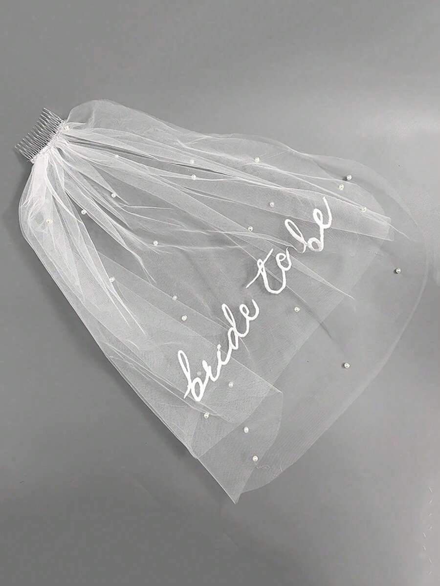 1件白色字母新娘面紗附梳子，浪漫風格，適合單身派對