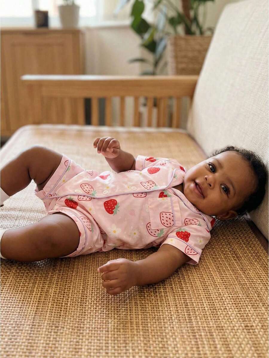 Satin Footless Pajamas Fashionable Strawberry Printed Short Sleeve Button Down Romper - 粉色 - 查看 1