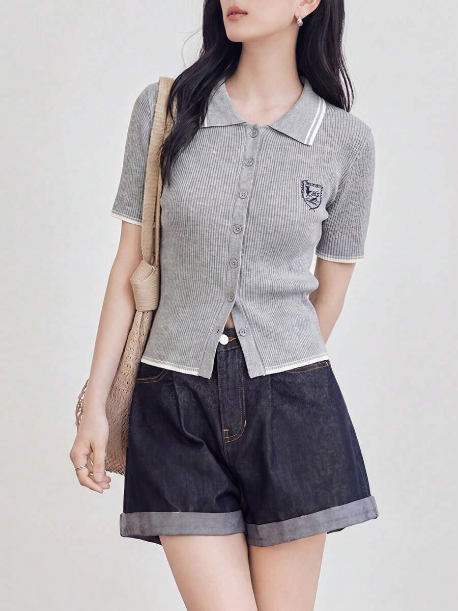 Áo thun nữ tay ngắn cổ polo thêu họa tiết, phối viền tương phản, kiểu dáng thường ngày, thích hợp cho mùa hè. - Xám - Xem 1