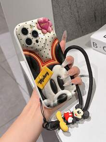 Este estuche de teléfono con cordón de Mickey Mouse de Disney está completamente cubierto de material TPU. Es a prueba de golpes, ligero y compatible con iPhone17/16/11/13/15/15 Plus/15 Pro/15 Pro Max/12/14 Pro Max/11 Pro Max/12 Pro/12 Pro Max/13. Este estuche de teléfono es un regalo de cumpleaños o de negocios popular; es duradero, resistente a las manchas y a las huellas dactilares, y adecuado tanto para hombres como para mujeres. El set también incluye un estuche de teléfono de Mickey Mouse y una pulsera de peluche de Mickey Mouse. Es un regalo perfecto para amigos y familiares. Este elegante estuche de teléfono es divertido, ligero y duradero. Estuche de teléfono iPhone17 Pro Max, estuche de teléfono Minnie Mouse. - Blanco - Ver 2