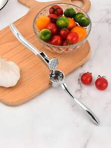 1pc Multi-Function Garlic Press, Zinc Alloy Garlic Crusher, Metal Garlic Mincer, Washable Garlic Chopper, Kitchen Garlic Ginger Squeezer (Random Color) - Multicolor - View 4