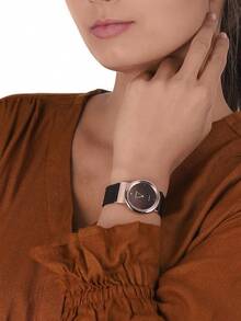 CITIZEN EG7072-19X 女士腕表，玫瑰金钛金属表壳，棕色表盘，蓝宝石水晶表镜，真皮表带，优雅正装腕表，送给她的完美礼物 - 黑色 - 查看 3